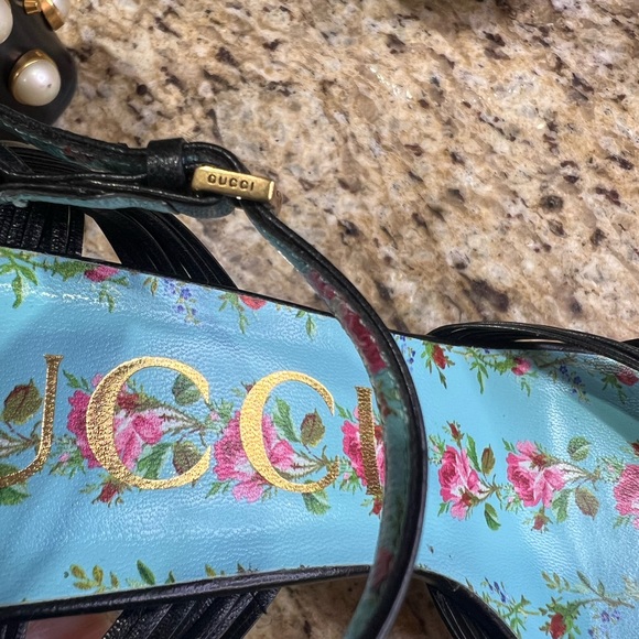 Gucci Black Leather Strappy Pearl & Stud Embellished Platform Sandals 39 - Picture 6 of 11